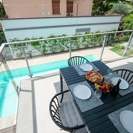 Dream With Pool In Apartment